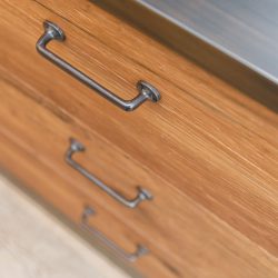 Kommode mit Holzstruktur